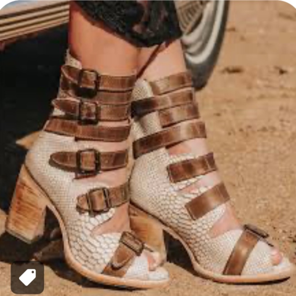 Freebird by Steven Bond White Snake Sandals size 10